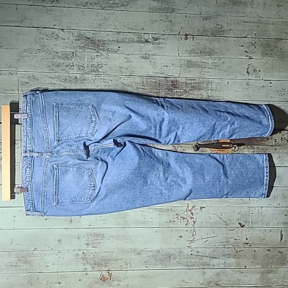 Universal Thread high rise slim straight jeans - Picture 3 of 9